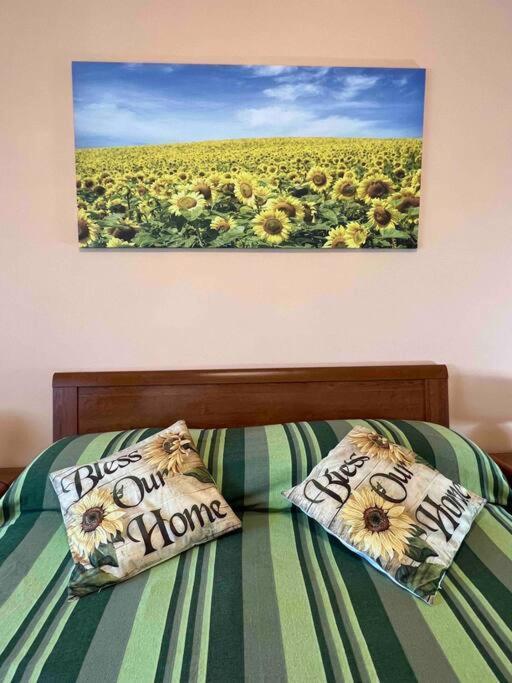 Vicino A Tutto Bed & Breakfast Vercelli Bagian luar foto