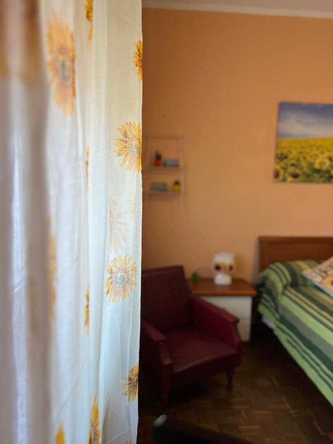 Vicino A Tutto Bed & Breakfast Vercelli Bagian luar foto